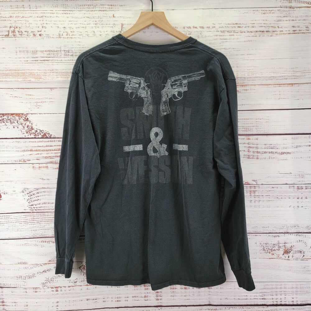 Smith & Wesson Size L Firearms Long Sleeve Logo Spell Out 2nd Amendment Black